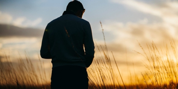 Uzaklaşan Erkeğe Nasıl Davranmalı?